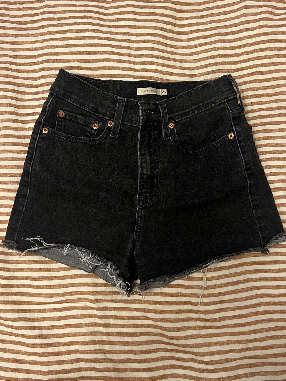 LEVI’S Black High-Rise Denim Shorts 26 - Picture 2 of 5